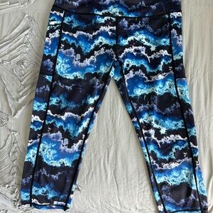 Constantly Varied Gear capri leggings